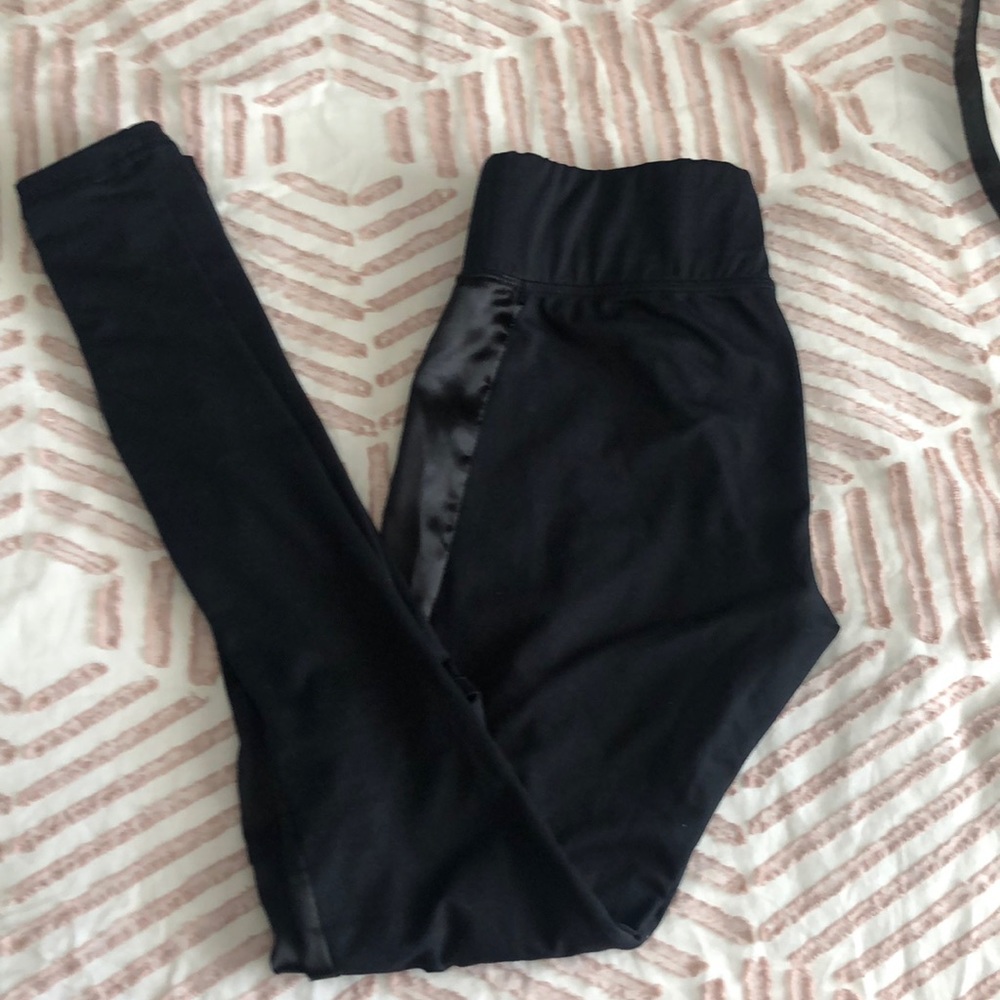 Black leggings